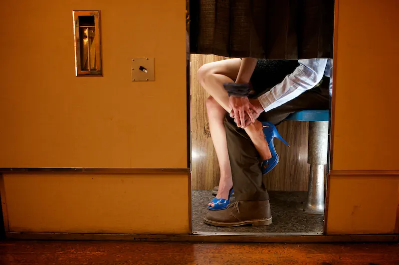 Couple in photo booth, photo by Casey Templeton